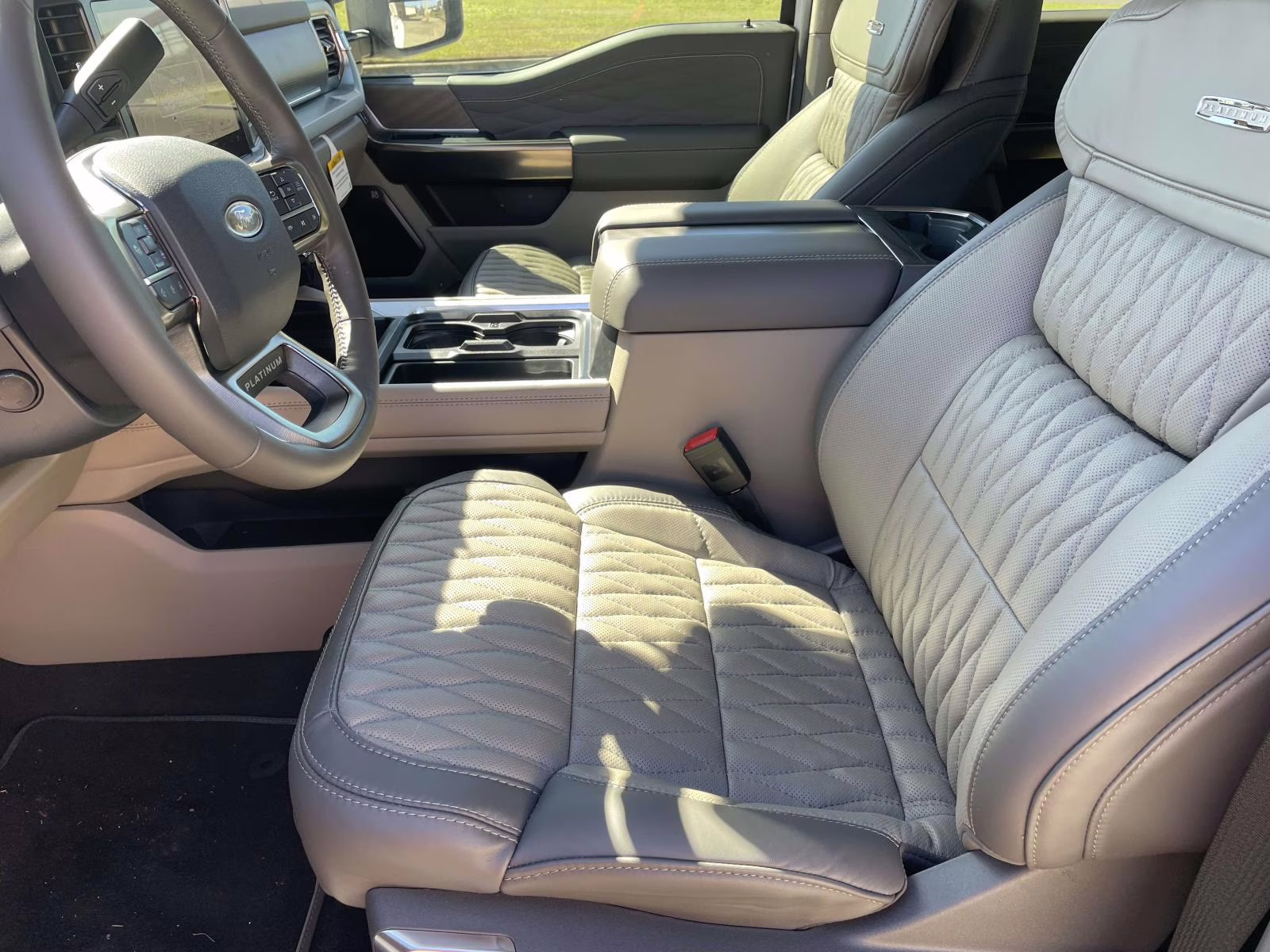 2026 Star White Metallic Tri-Coat Ford Super Duty F-350 DRW Platinum 4X4 Truck