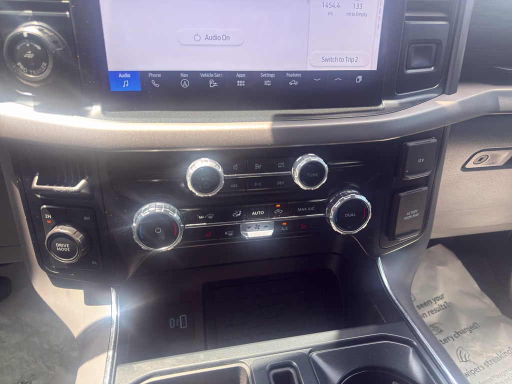 2024 Oxford White Ford F-150 XLT 4X4 Truck
