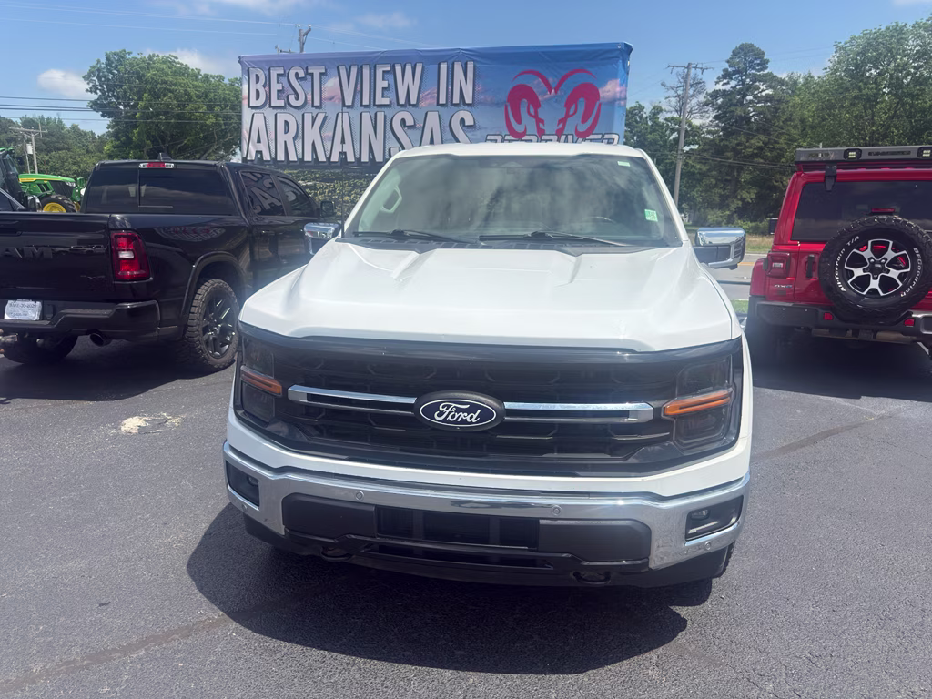 2024 Oxford White Ford F-150 XLT 4X4 Truck