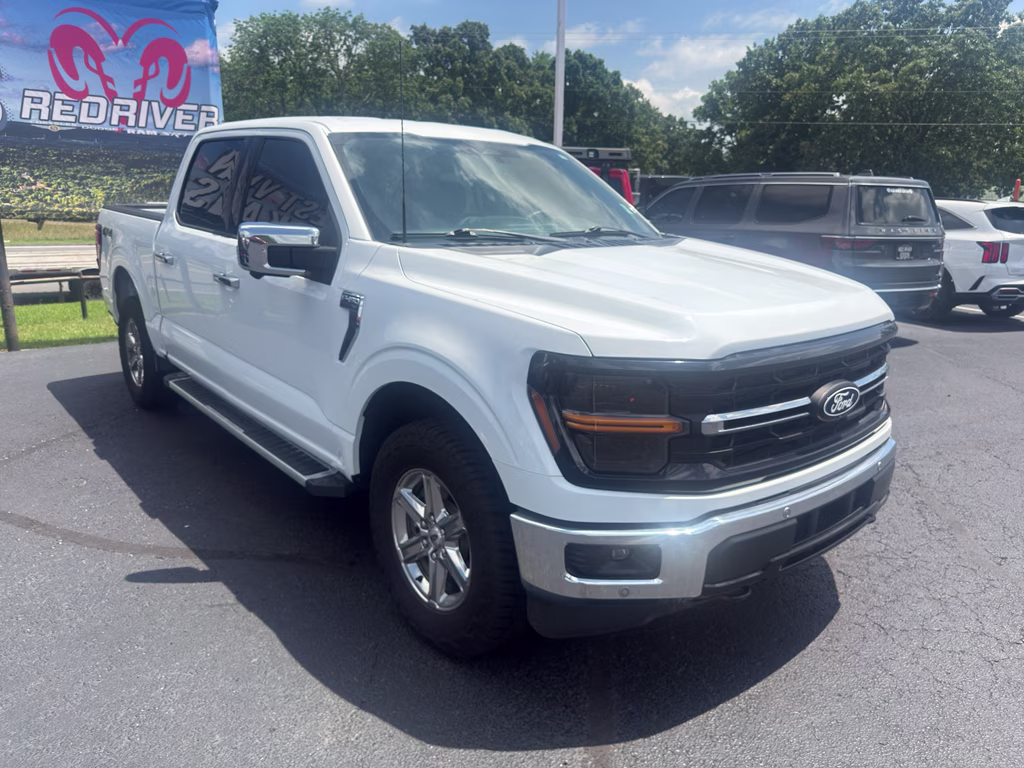2024 Oxford White Ford F-150 XLT 4X4 Truck