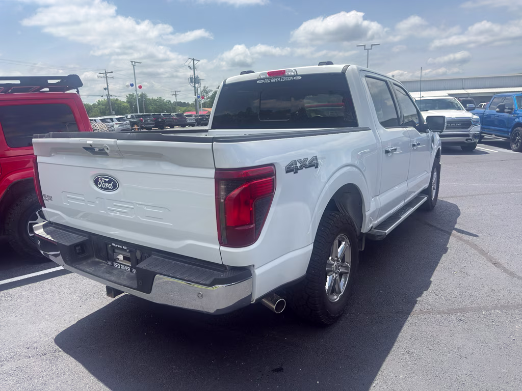 2024 Oxford White Ford F-150 XLT 4X4 Truck