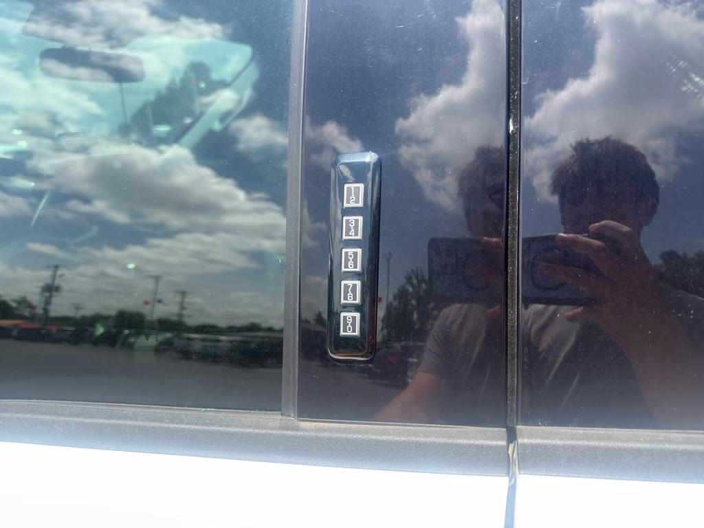 2024 Oxford White Ford F-150 XLT 4X4 Truck