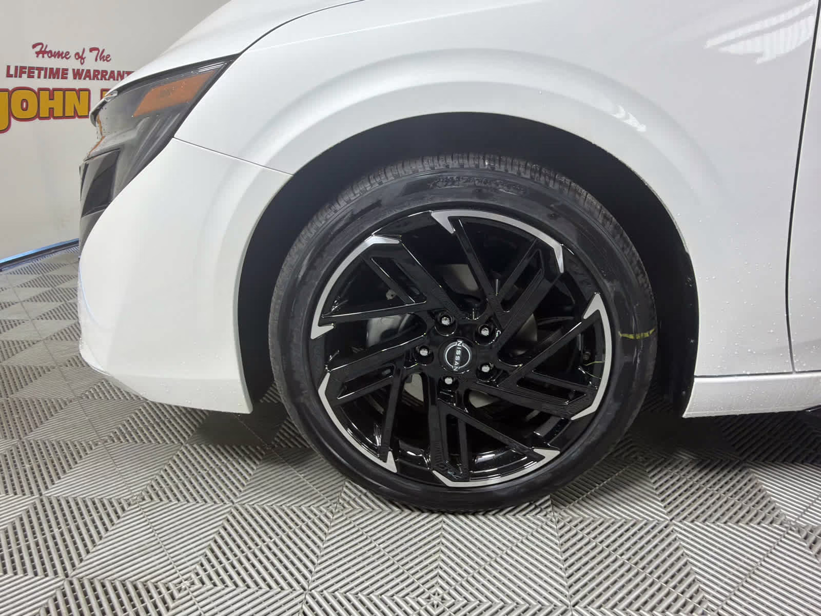 2026 Aspen White Tricoat/Super Black Nissan Sentra SR FWD Sedan