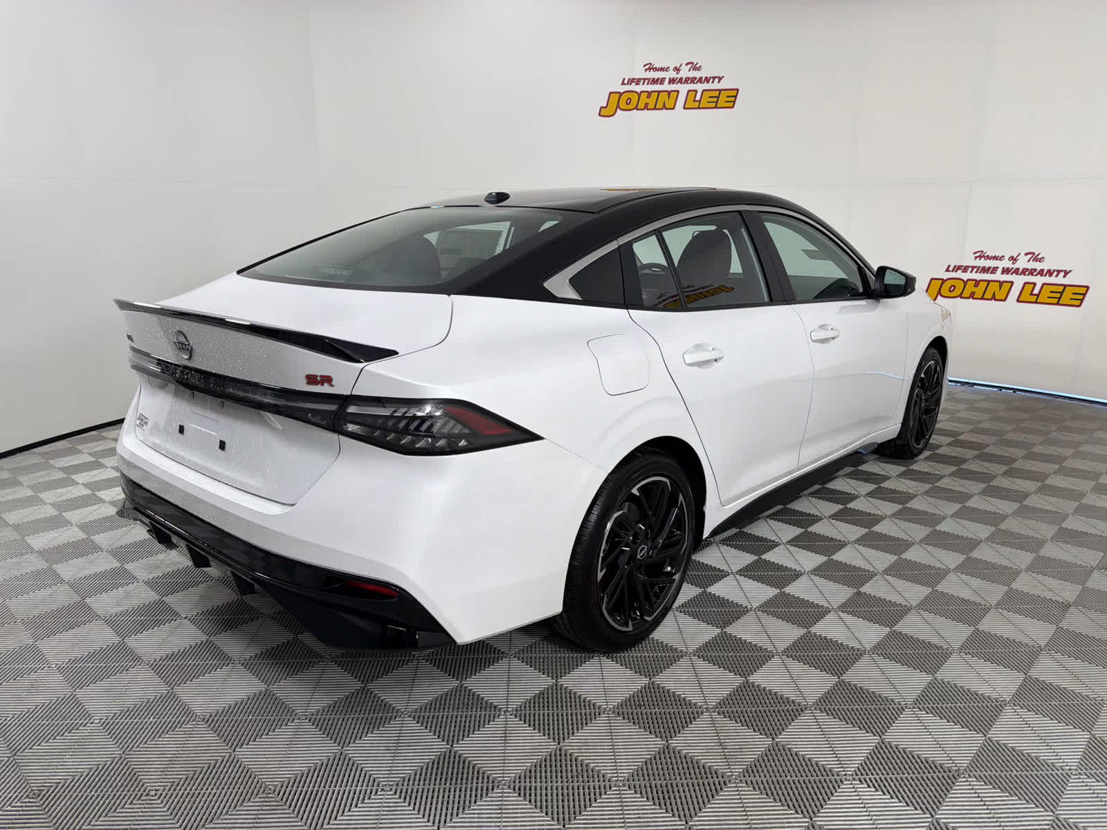 2026 Aspen White Tricoat/Super Black Nissan Sentra SR FWD Sedan