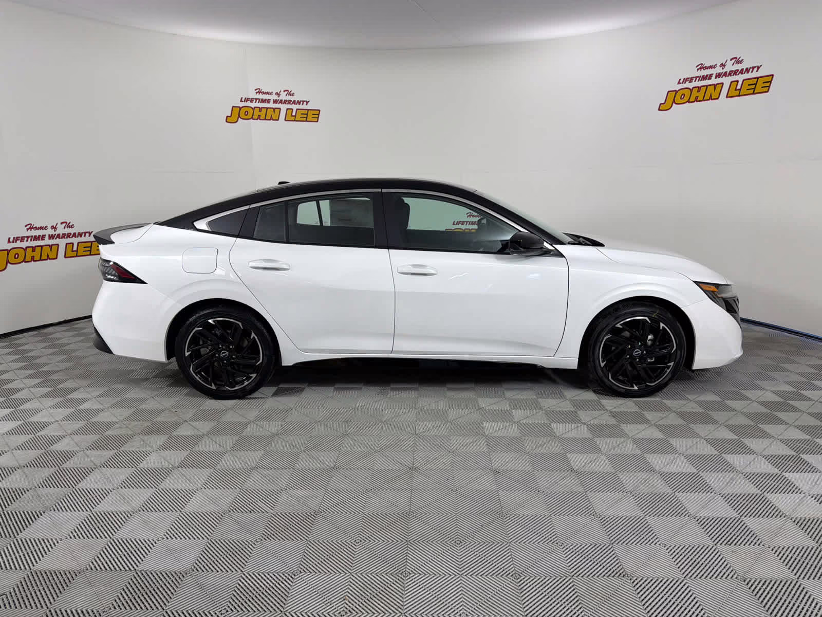 2026 Aspen White Tricoat/Super Black Nissan Sentra SR FWD Sedan