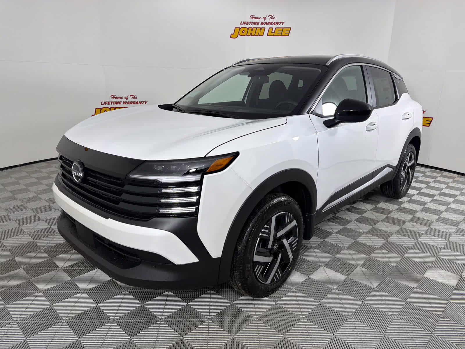 2026 Aspen White Tricoat/Super Black Nissan Kicks SV FWD SUV