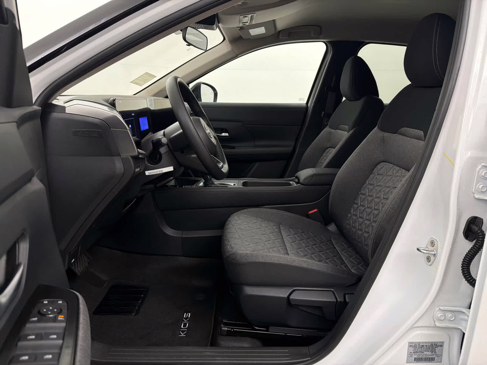 2026 Aspen White Tricoat/Super Black Nissan Kicks SV FWD SUV