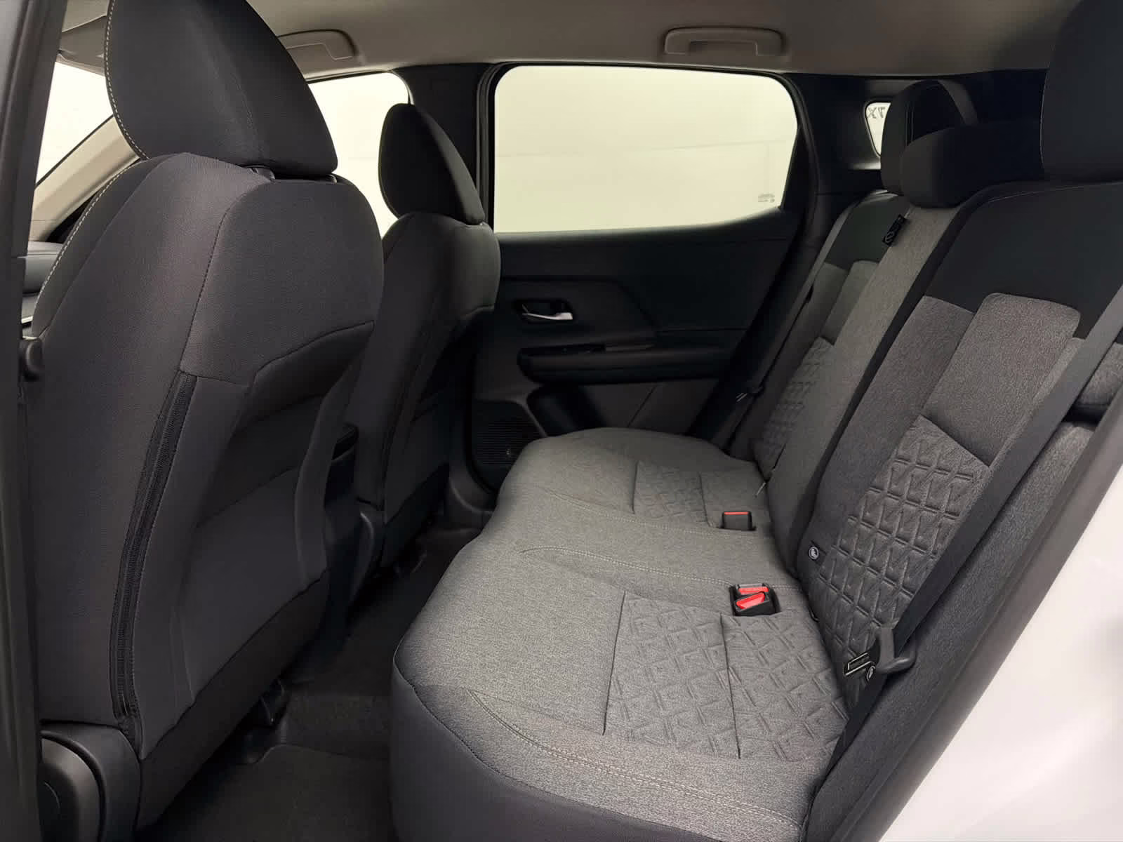 2026 Aspen White Tricoat/Super Black Nissan Kicks SV FWD SUV