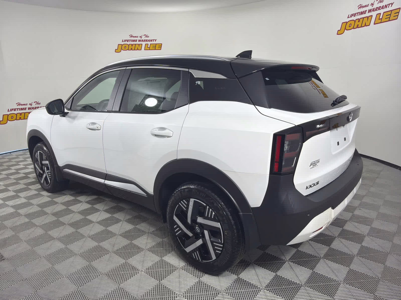 2026 Aspen White Tricoat/Super Black Nissan Kicks SV FWD SUV
