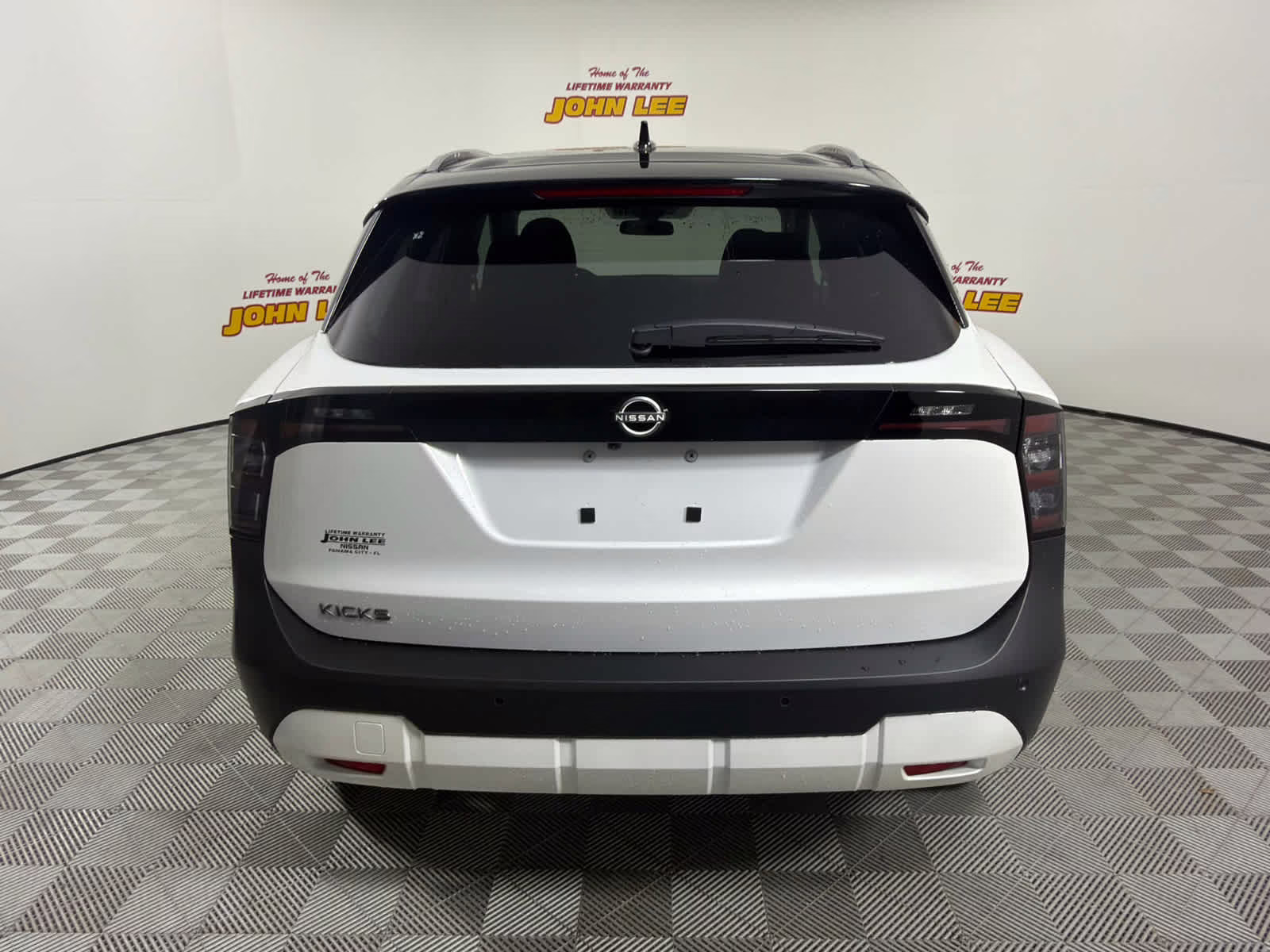 2026 Aspen White Tricoat/Super Black Nissan Kicks SV FWD SUV