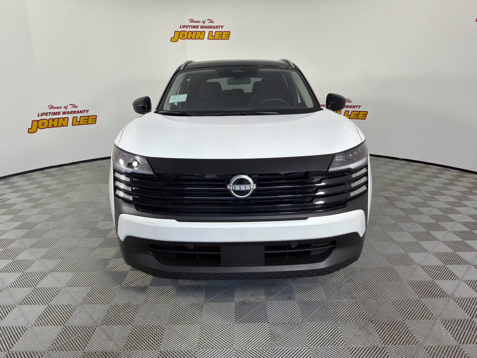 2026 Aspen White Tricoat/Super Black Nissan Kicks SV FWD SUV