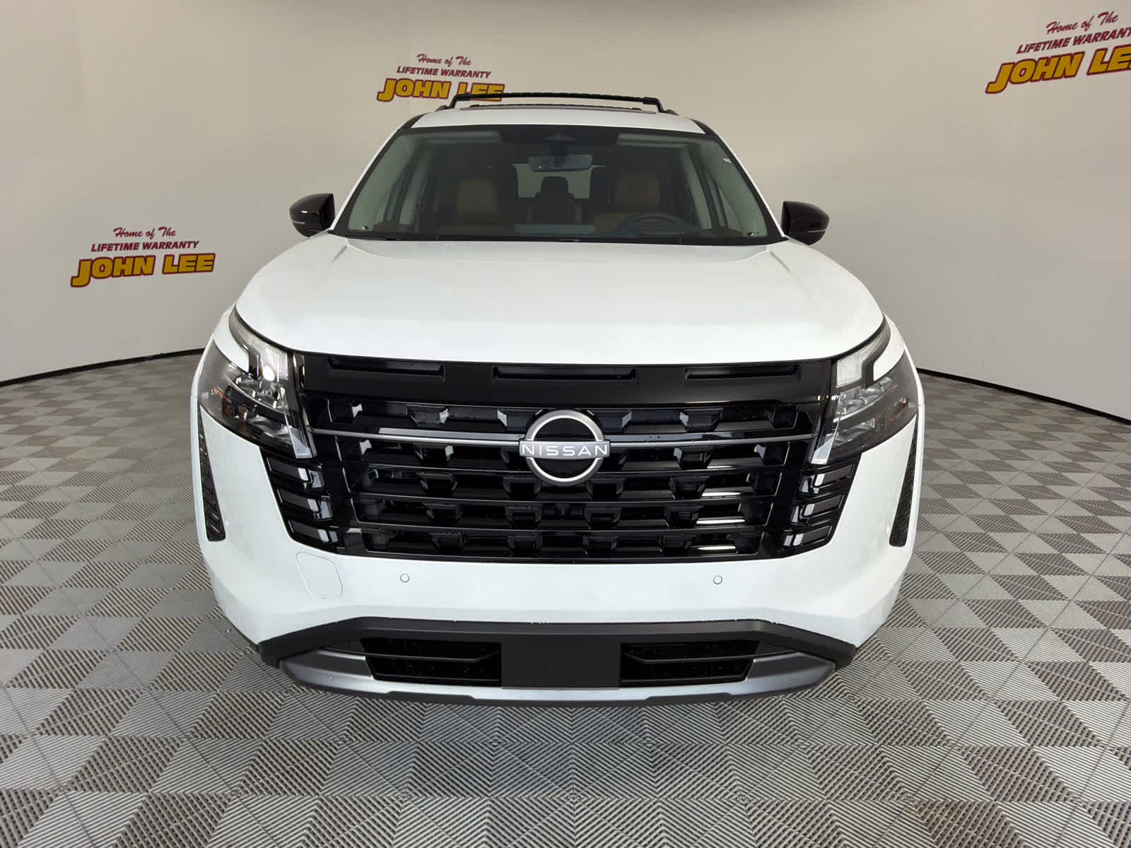 2026 Everest White Pearl Tricoat Nissan Pathfinder Platinum FWD SUV