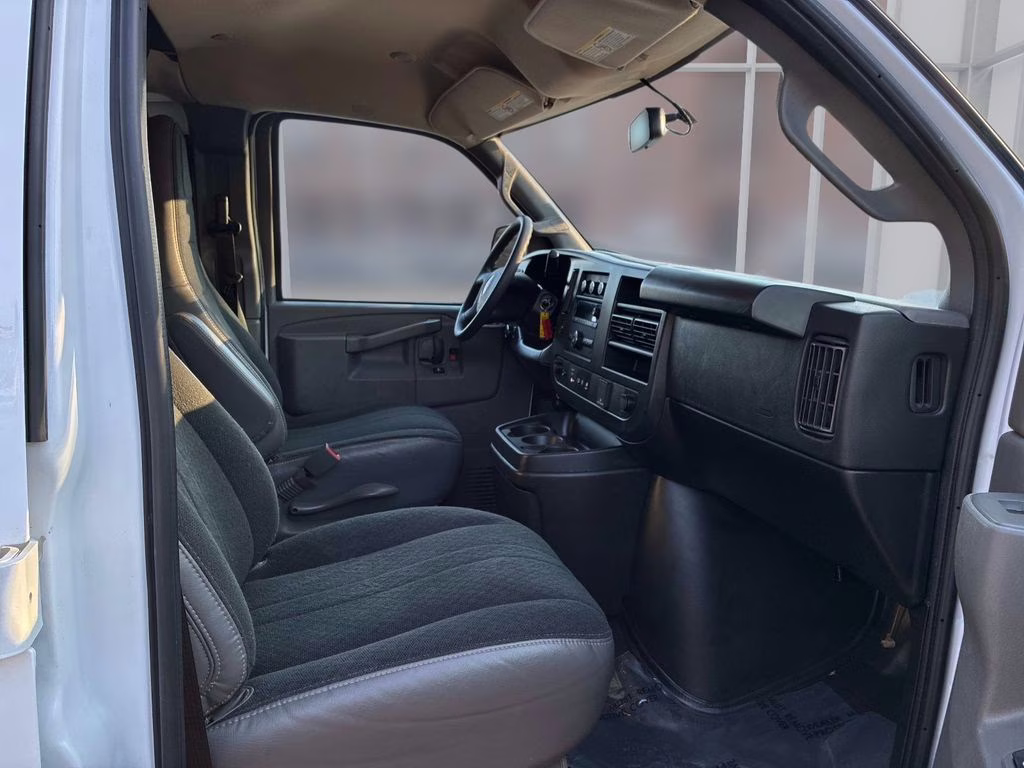 2024 Summit White GMC Savana 2500 Work Van RWD Van