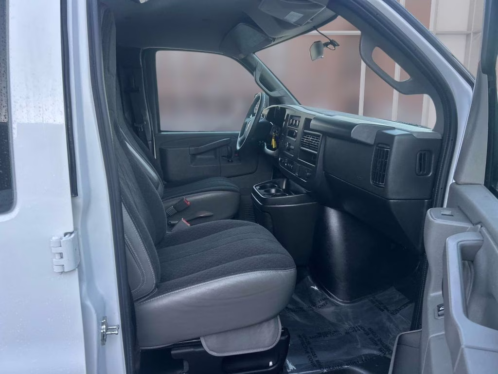 2024 Summit White GMC Savana 2500 Work Van RWD Van