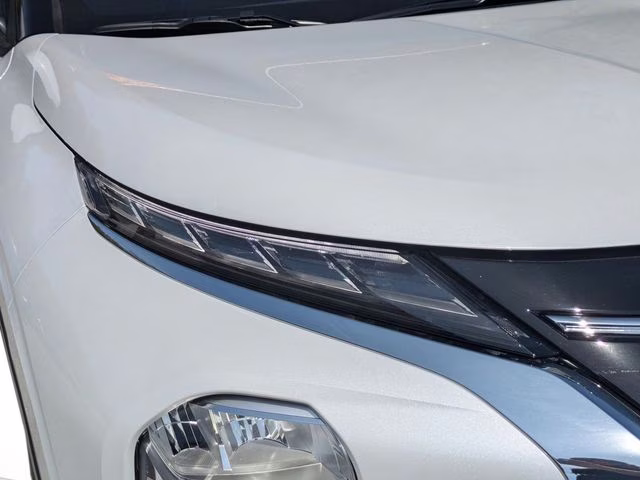 2026 White Diamond Mitsubishi Outlander ES FWD SUV