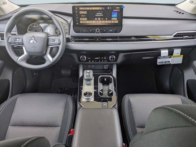 2026 White Diamond Mitsubishi Outlander ES FWD SUV