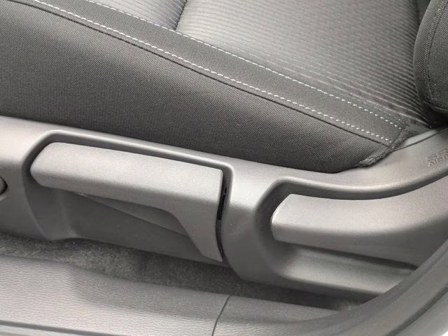 2026 White Diamond Mitsubishi Outlander ES FWD SUV