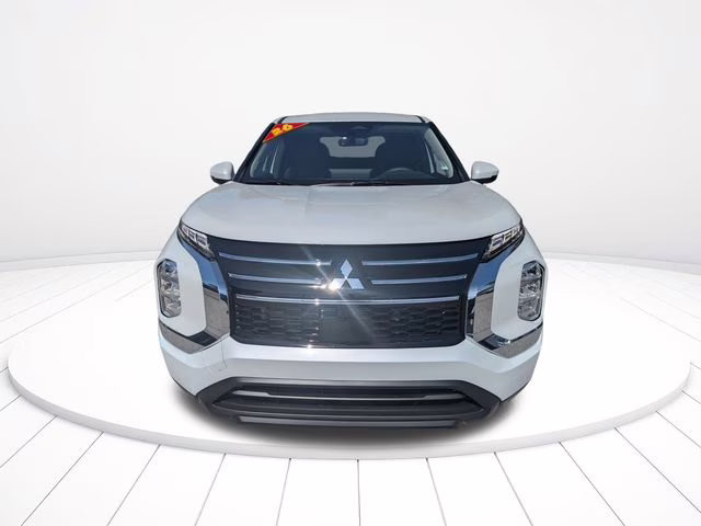 2026 White Diamond Mitsubishi Outlander ES FWD SUV