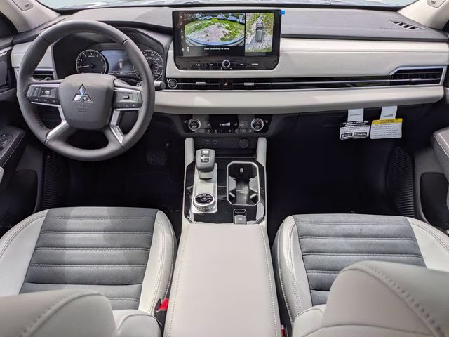 2026 Moonstone Gray Metallic Mitsubishi Outlander SE FWD SUV