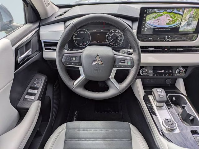 2026 Moonstone Gray Metallic Mitsubishi Outlander SE FWD SUV