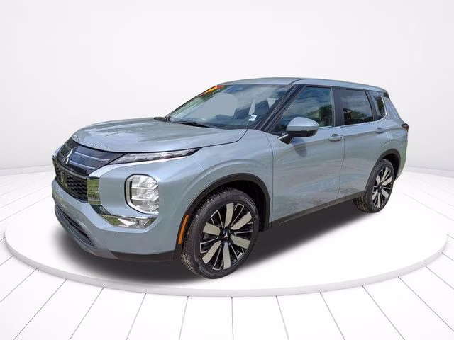 2026 Moonstone Gray Metallic Mitsubishi Outlander SE FWD SUV