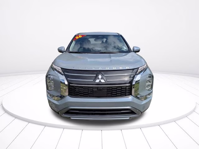 2026 Moonstone Gray Metallic Mitsubishi Outlander SE FWD SUV