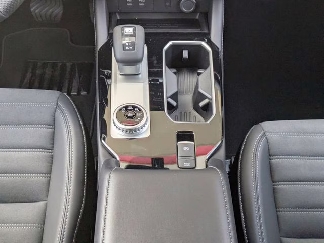 2026 Moonstone Gray Metallic Mitsubishi Outlander SE FWD SUV