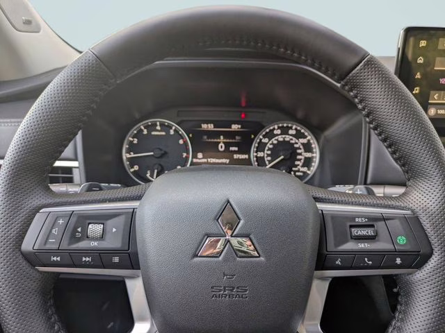 2026 Moonstone Gray Metallic Mitsubishi Outlander SE FWD SUV