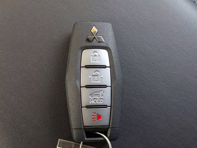 2026 Moonstone Gray Metallic Mitsubishi Outlander SE FWD SUV