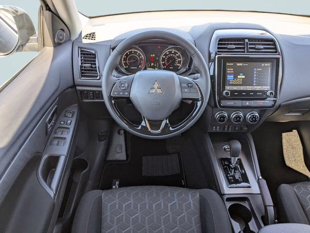 2026 Mercury Gray Metallic Mitsubishi Outlander Sport 2.0 LE 4X4 SUV