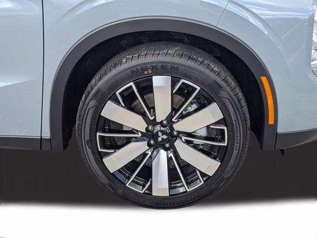 2026 Moonstone Gray Metallic Mitsubishi Outlander SE FWD SUV