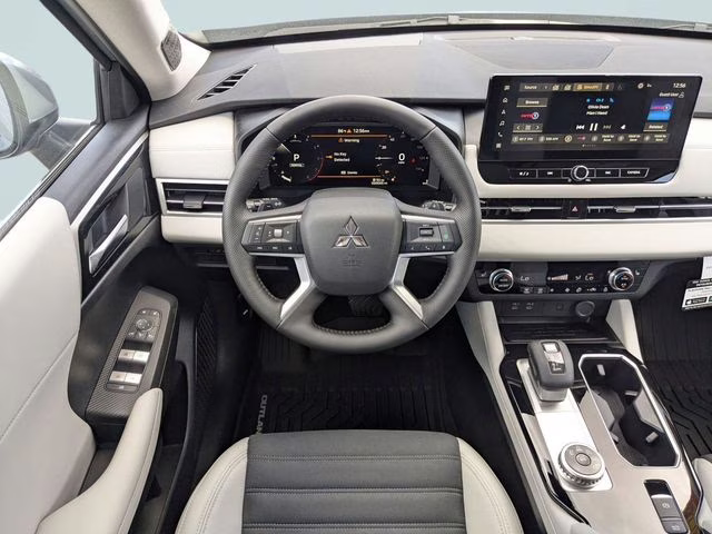 2026 Moonstone Gray Metallic Mitsubishi Outlander SE FWD SUV