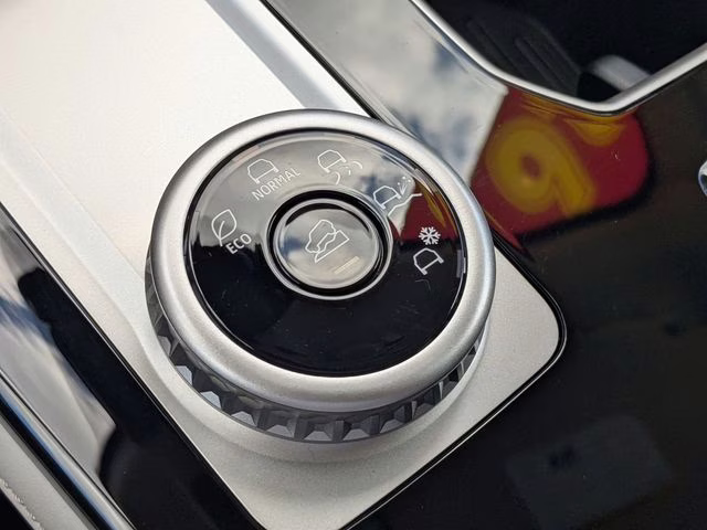 2026 Moonstone Gray Metallic Mitsubishi Outlander SE FWD SUV