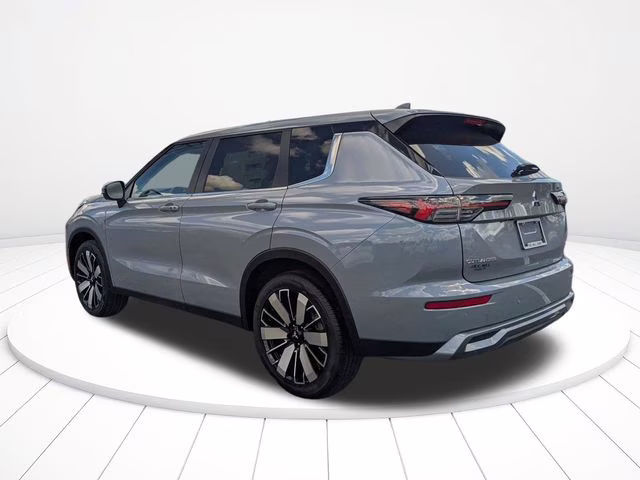 2026 Moonstone Gray Metallic Mitsubishi Outlander SE FWD SUV