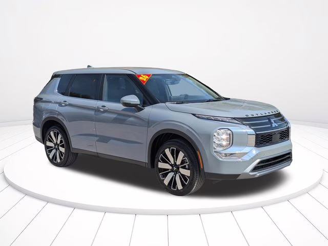 2026 Moonstone Gray Metallic Mitsubishi Outlander SE FWD SUV