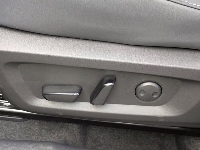 2026 Moonstone Gray Metallic Mitsubishi Outlander SE FWD SUV