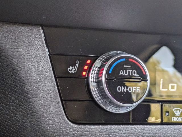 2026 Moonstone Gray Metallic Mitsubishi Outlander SE FWD SUV