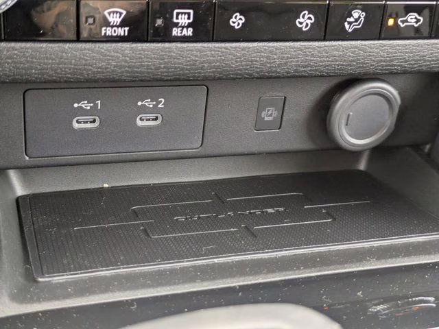 2026 Moonstone Gray Metallic Mitsubishi Outlander SE FWD SUV