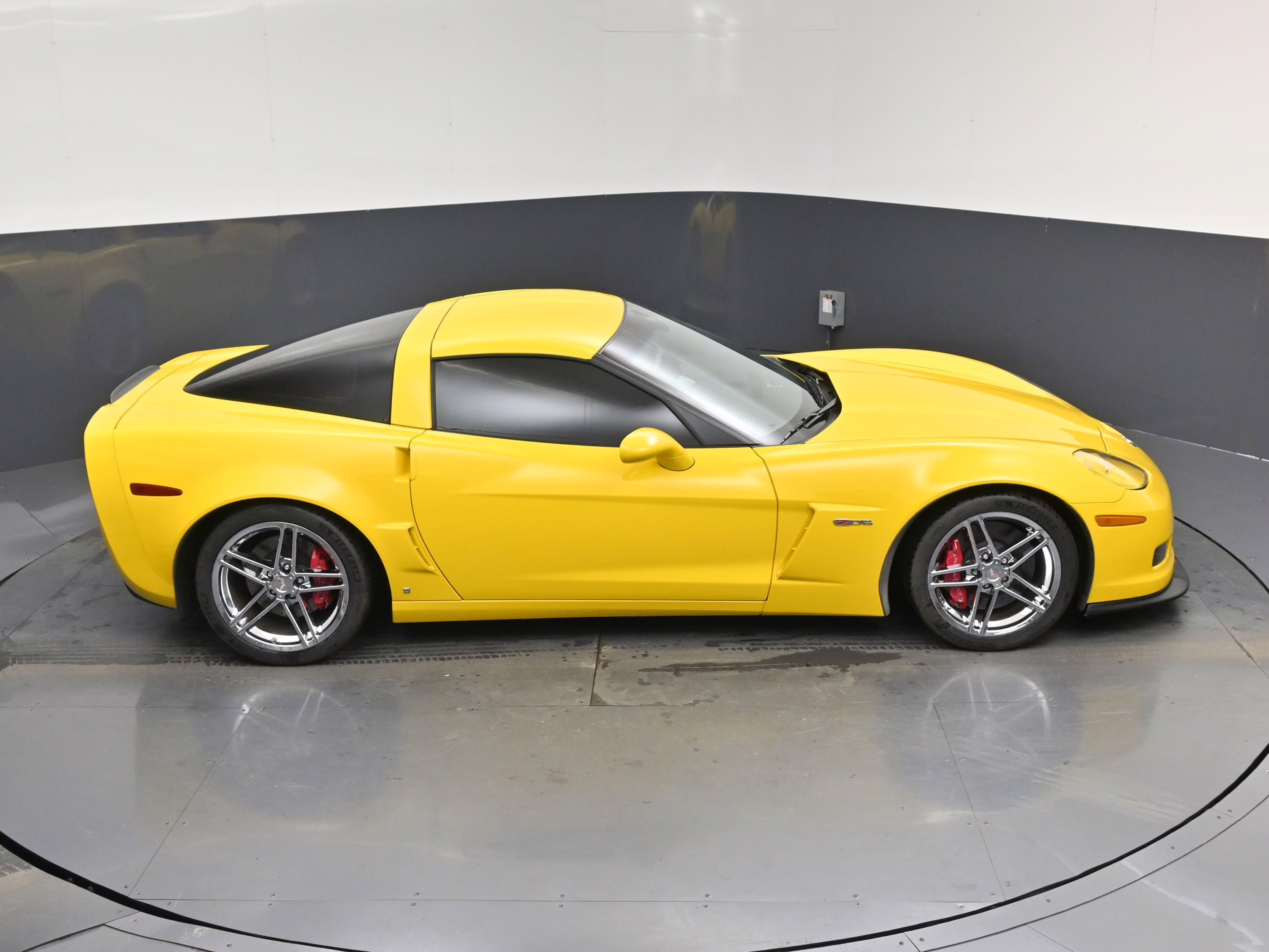 2006 Velocity Yellow Tintcoat Chevrolet Corvette Z06 RWD Coupe