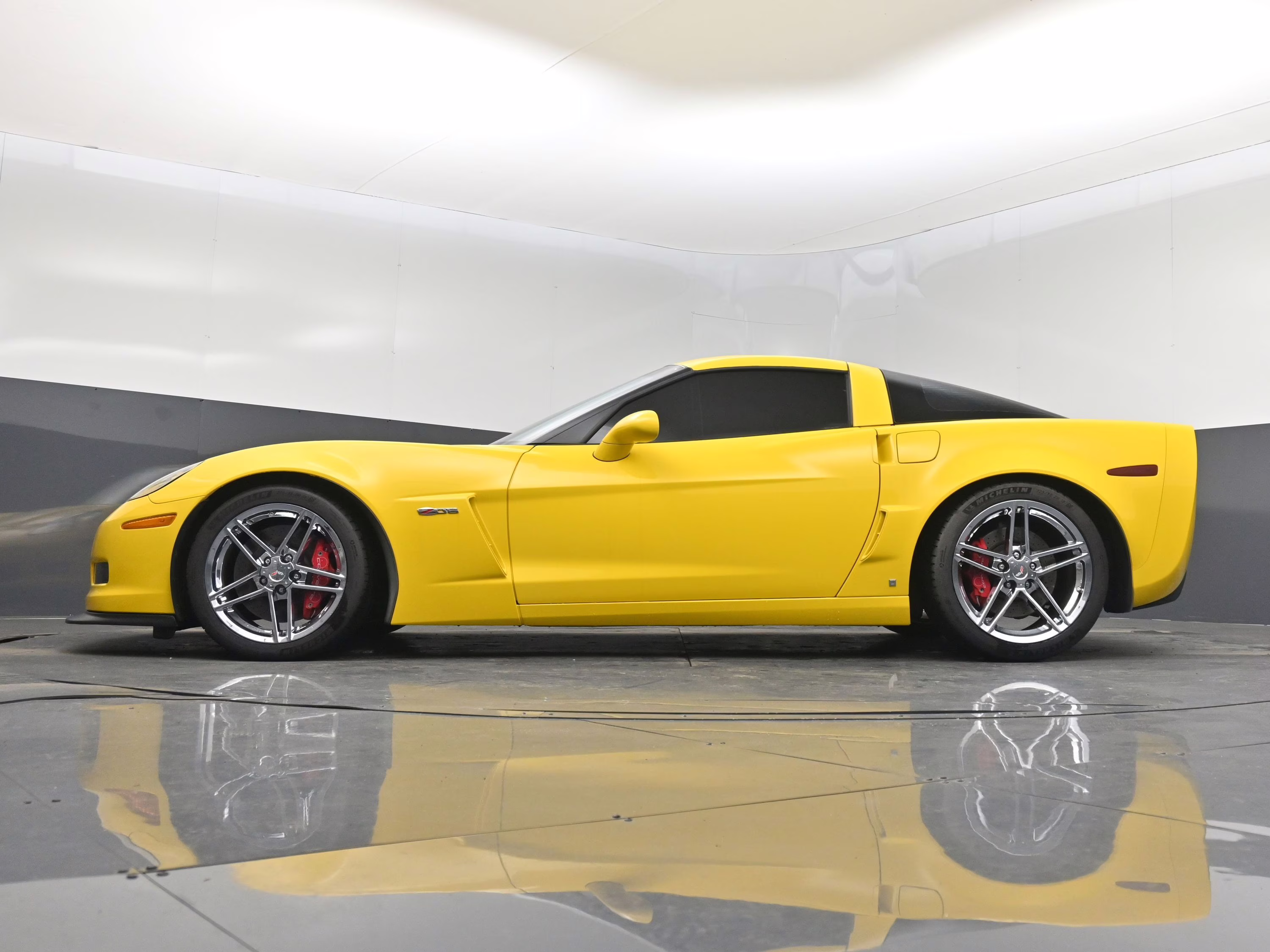 2006 Velocity Yellow Tintcoat Chevrolet Corvette Z06 RWD Coupe