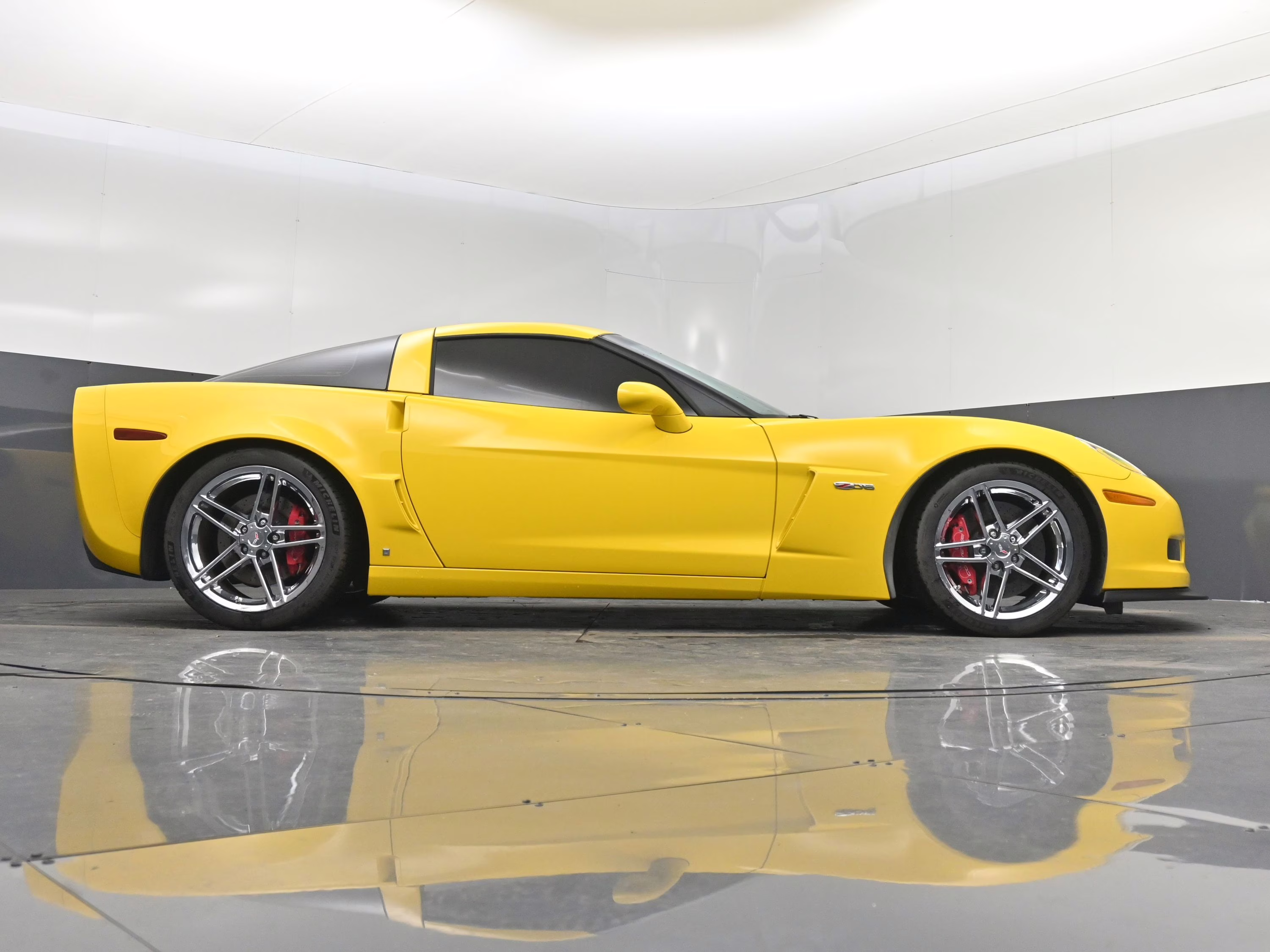 2006 Velocity Yellow Tintcoat Chevrolet Corvette Z06 RWD Coupe