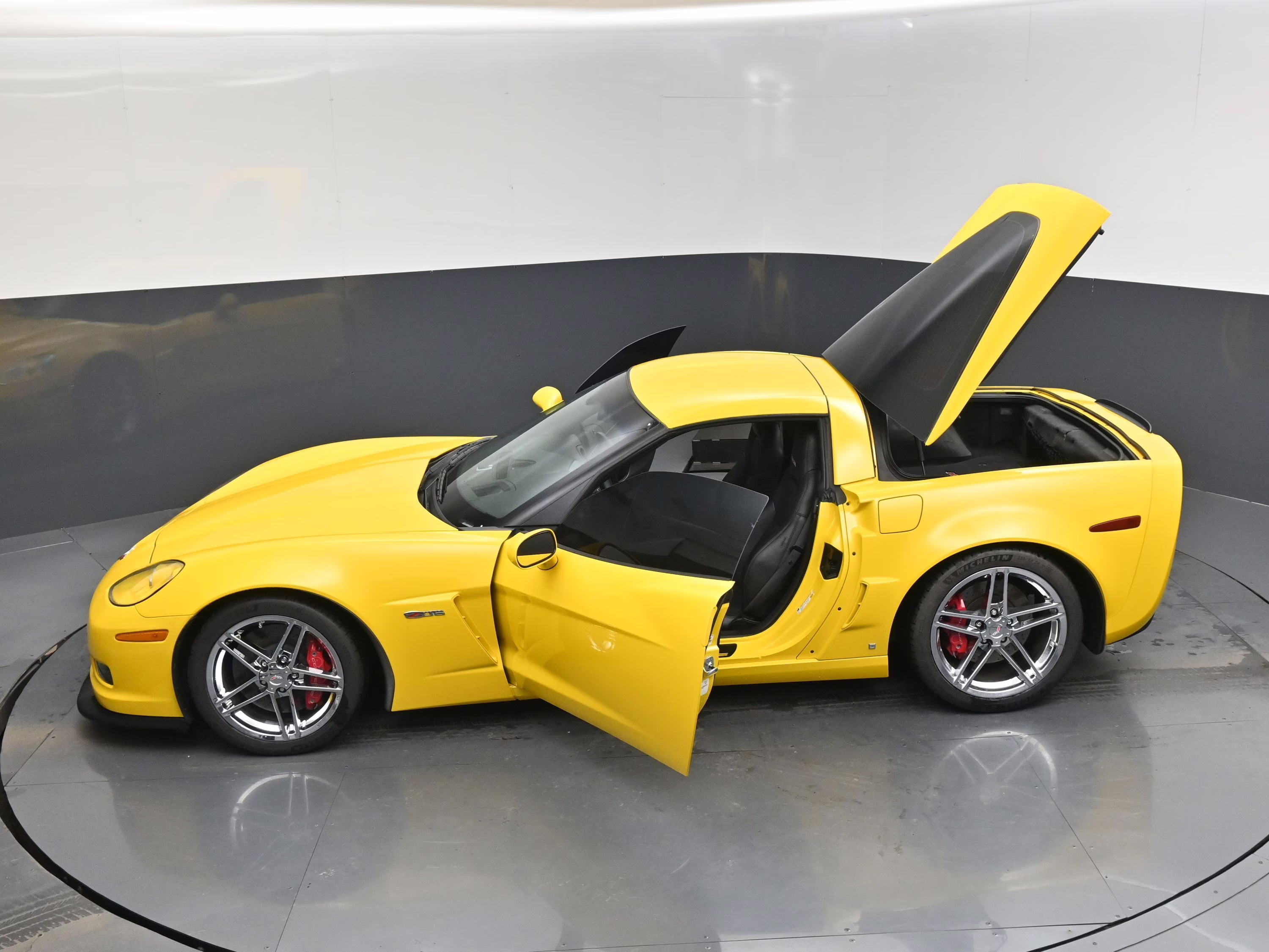 2006 Velocity Yellow Tintcoat Chevrolet Corvette Z06 RWD Coupe