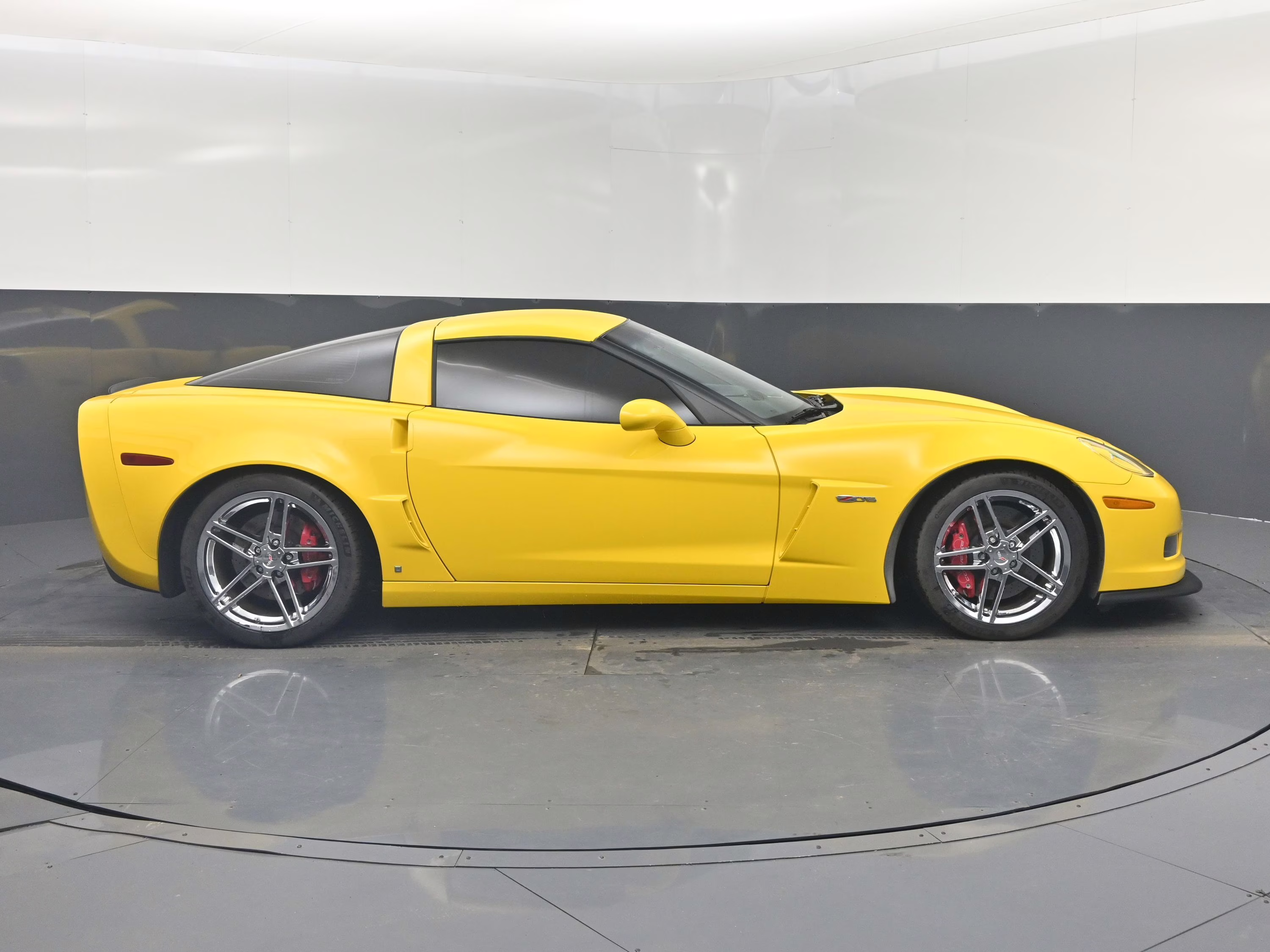 2006 Velocity Yellow Tintcoat Chevrolet Corvette Z06 RWD Coupe