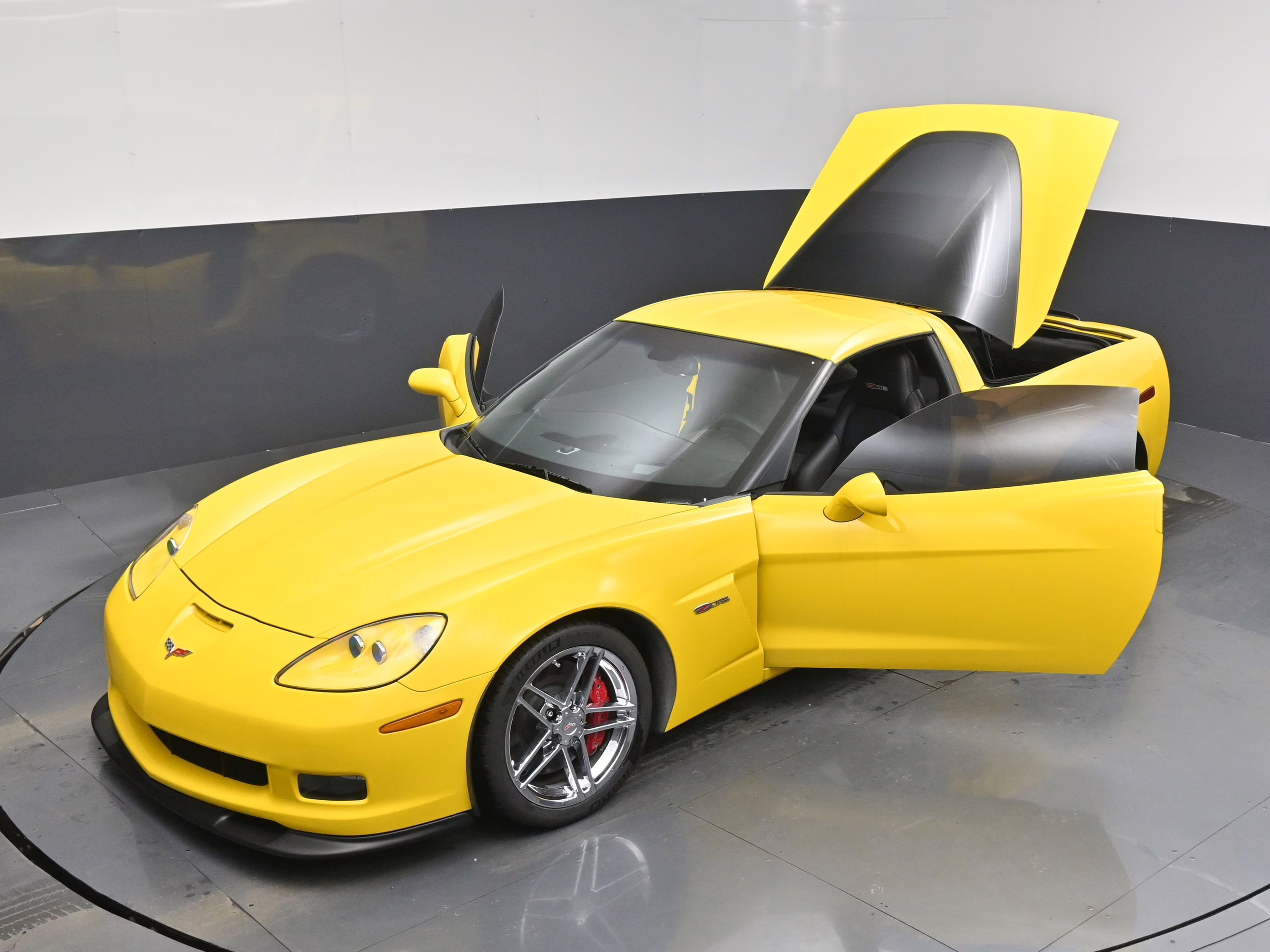 2006 Velocity Yellow Tintcoat Chevrolet Corvette Z06 RWD Coupe