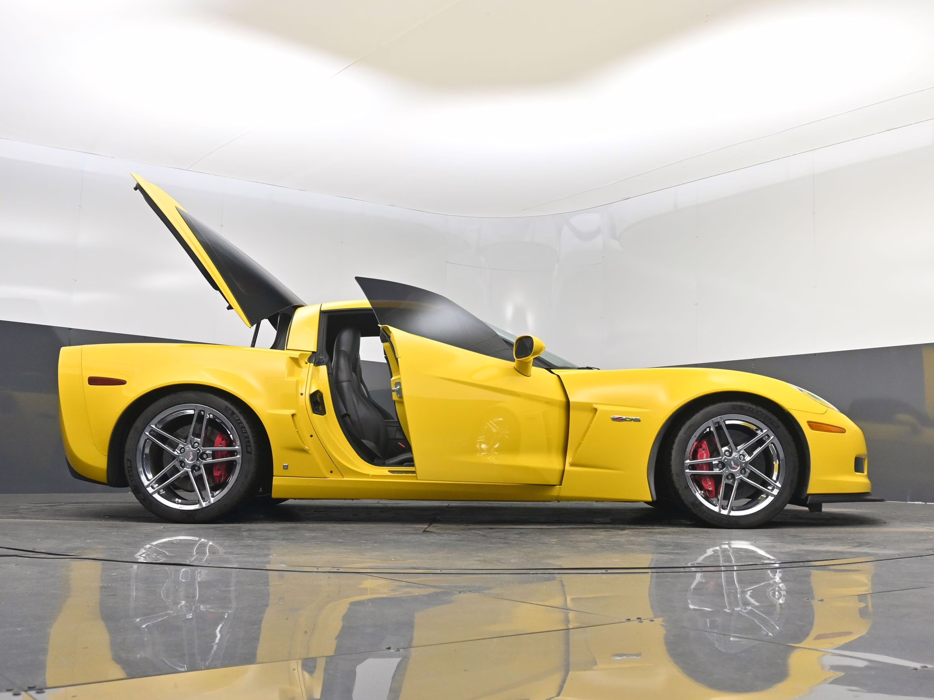 2006 Velocity Yellow Tintcoat Chevrolet Corvette Z06 RWD Coupe