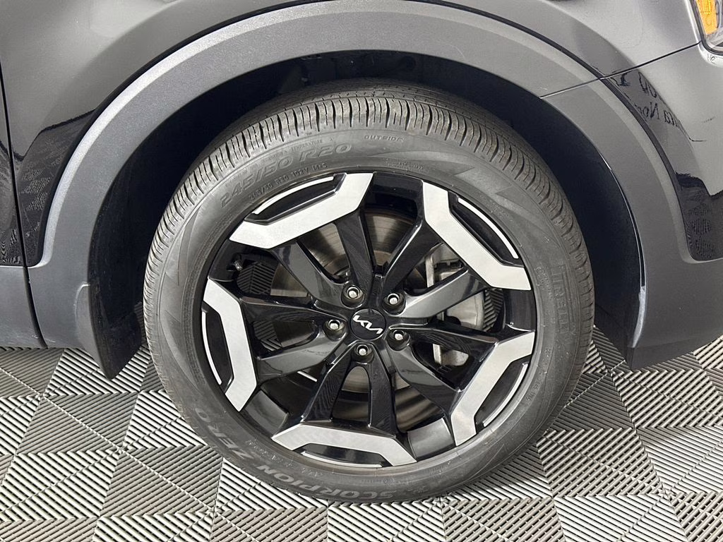 2024 Ebony Black Kia Telluride S FWD SUV