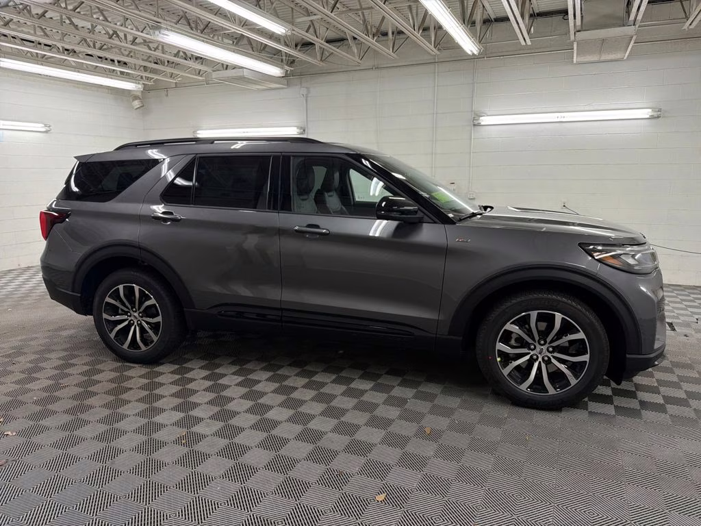 2026 CARBONIZED GRAY Ford Explorer ST-Line RWD SUV