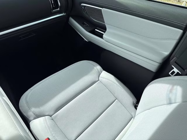 2026 Black Metallic Ford Expedition Max Platinum 4X4 SUV