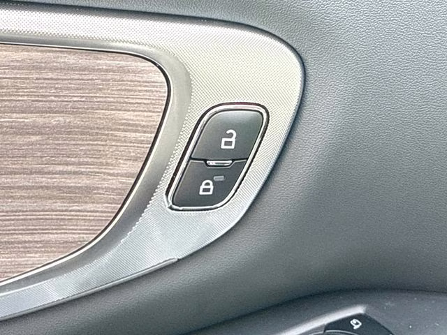 2026 Black Metallic Ford Expedition Max Platinum 4X4 SUV