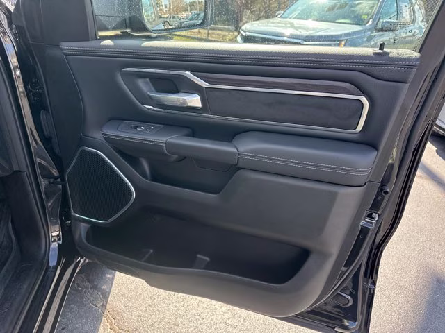2026 Diamond Black Crystal Pearlcoat Ram 1500 Laramie RWD Truck